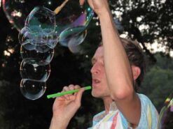 Seifenblasen-Spielzeug für Seifenblasen-Tricks und Pusten Seifenblasenfabrik Bubblebo