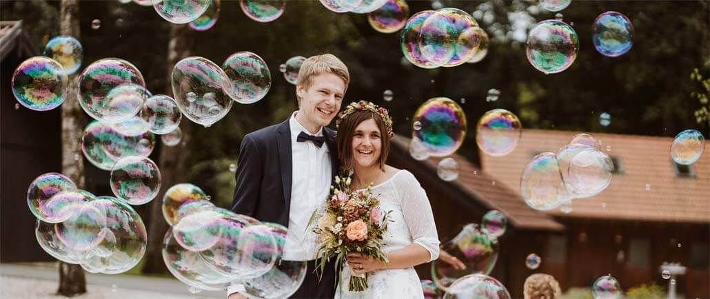 Hochzeit mit Riesenseifenblasen