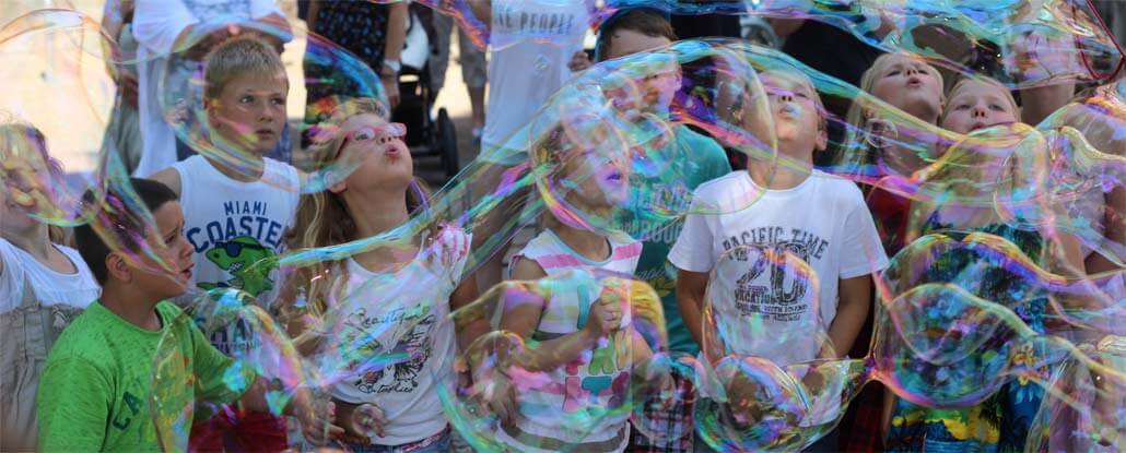 Kindergeburtstag mit Riesenseifenblasen